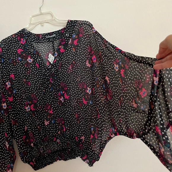 🌻Nwt Express polka dot floral blouse - Picture 3 of 3